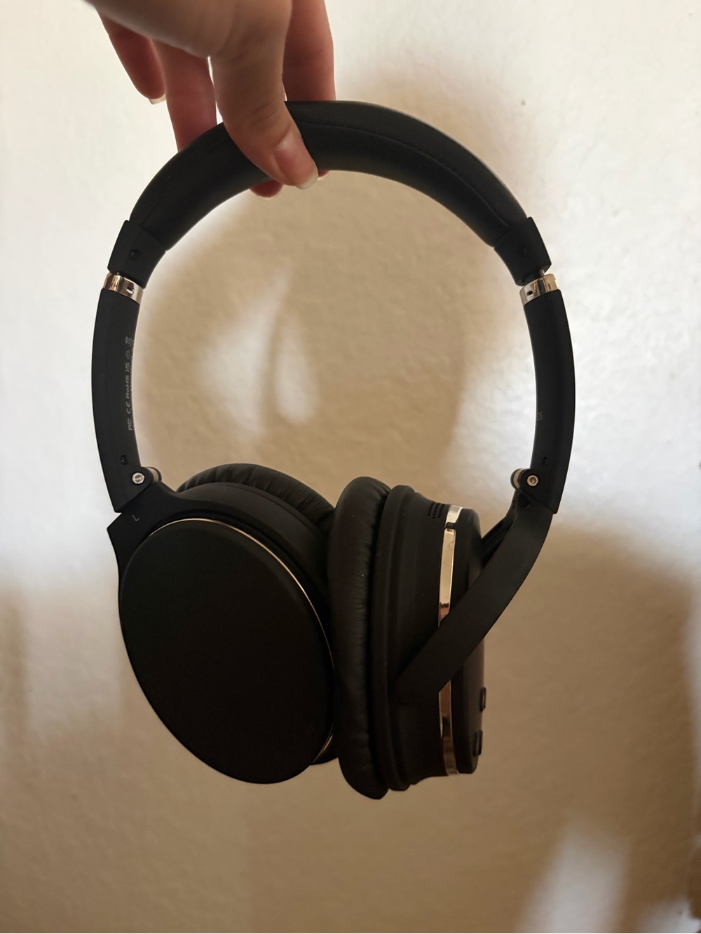 Srhythm- Black Wireless Over-Ear Headphones - Comfortable ANC Listening